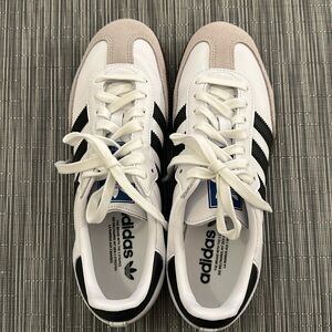Adidas Women’s Sambas. Size 8. Perfect condition! Never worn